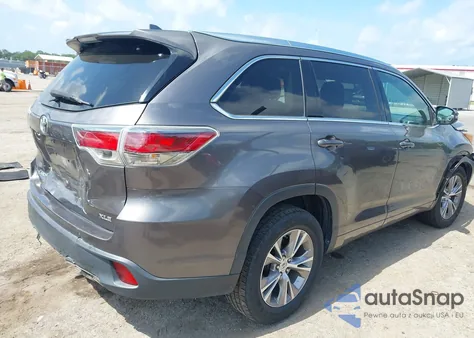 2015 Toyota Highlander Xle V6 z USA, uszkodzony, nr VIN 5TDKKRFH0FS104062